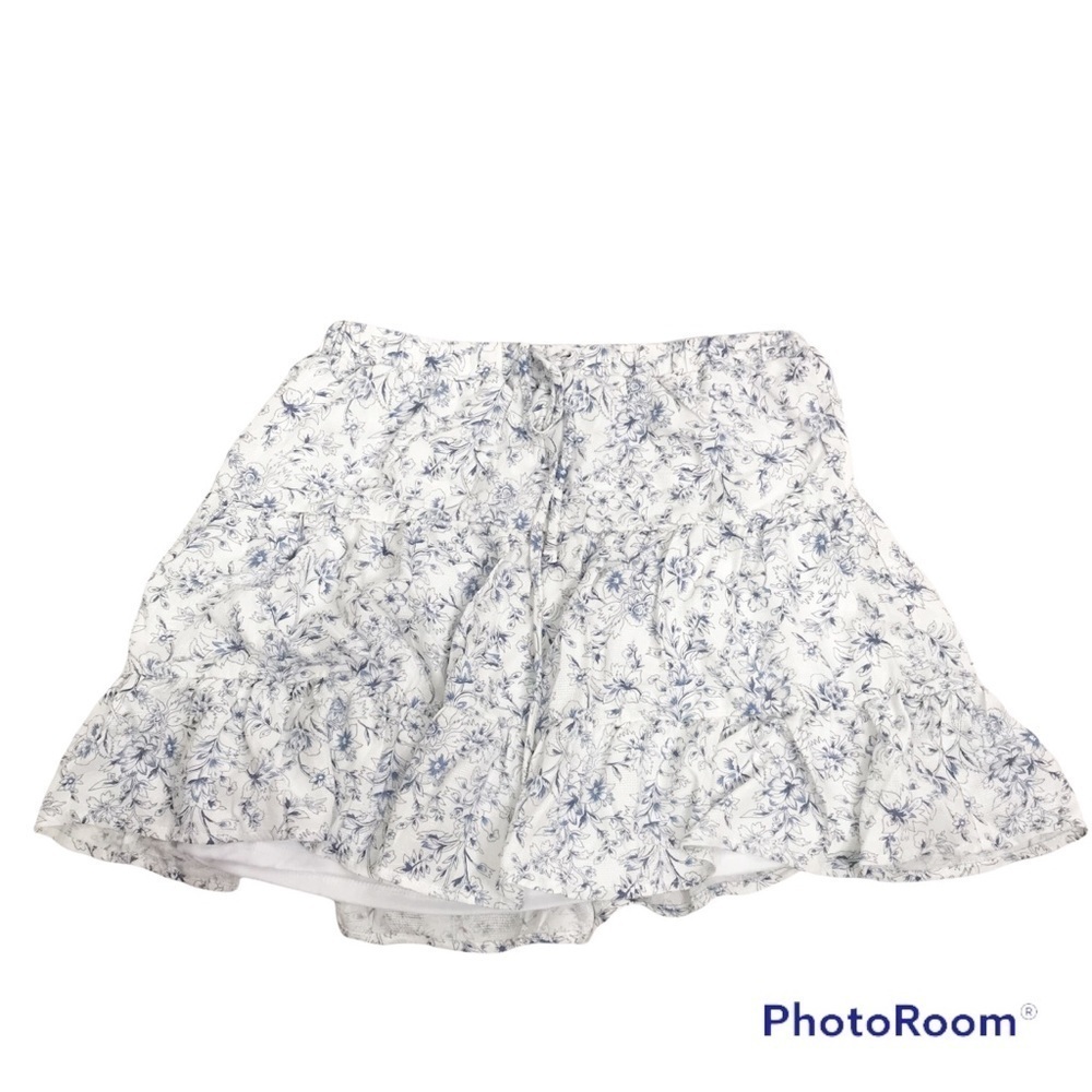 Le Lis white and blue floral tiered mini skirt nwt - Picture 2 of 6